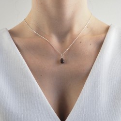 Quartz drop necklace woman