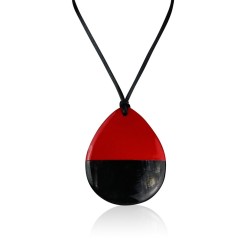 Collier goutte résine laquée de couleur rouge