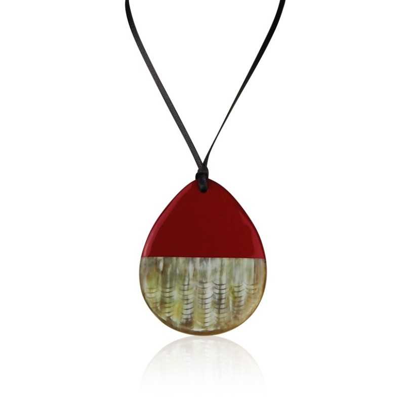 Collier goutte résine laquée de couleur rouge