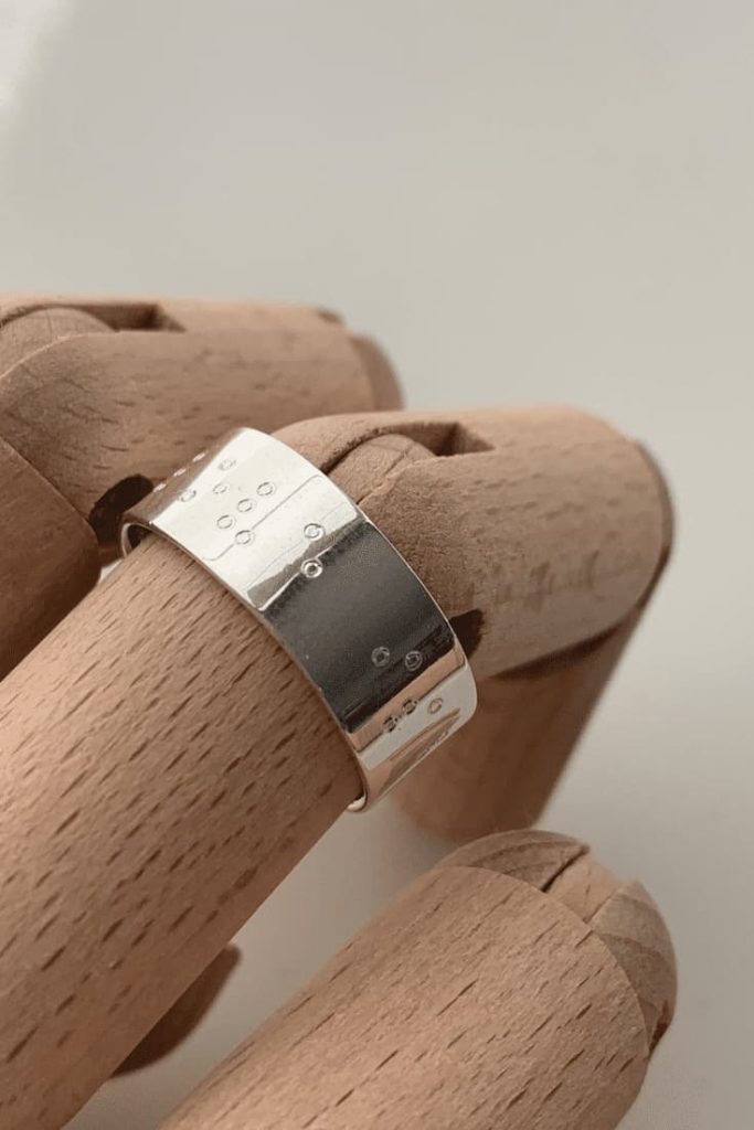 braille engraving: Engraving drawing jewelry