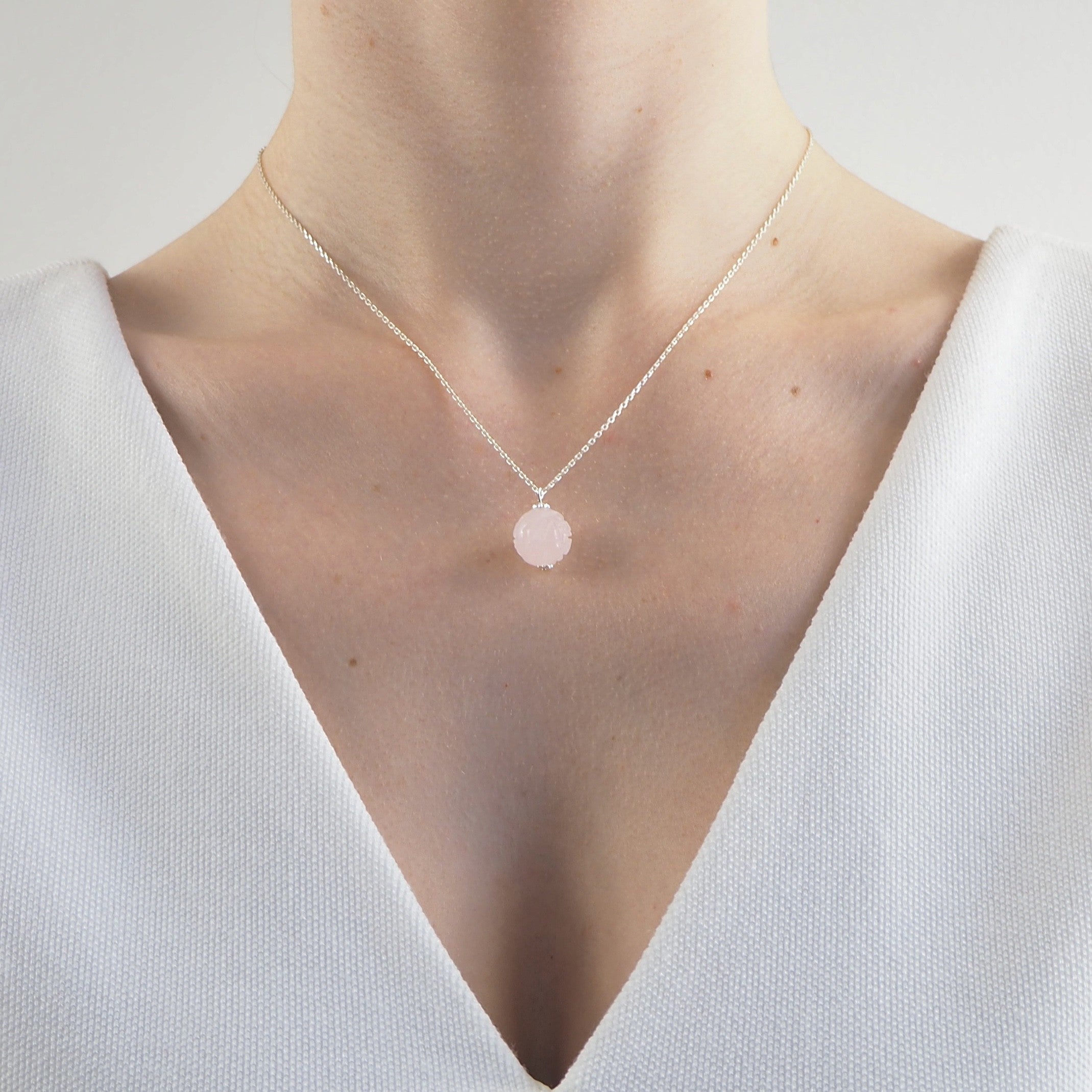 Collier boule rose femme