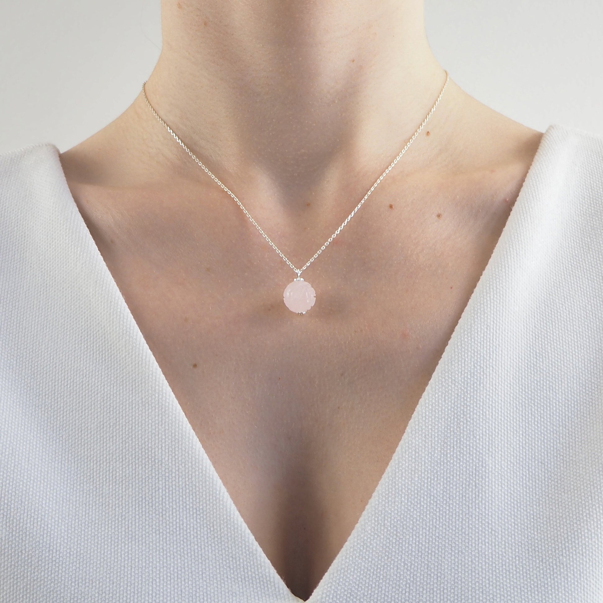 Collier boule rose femme