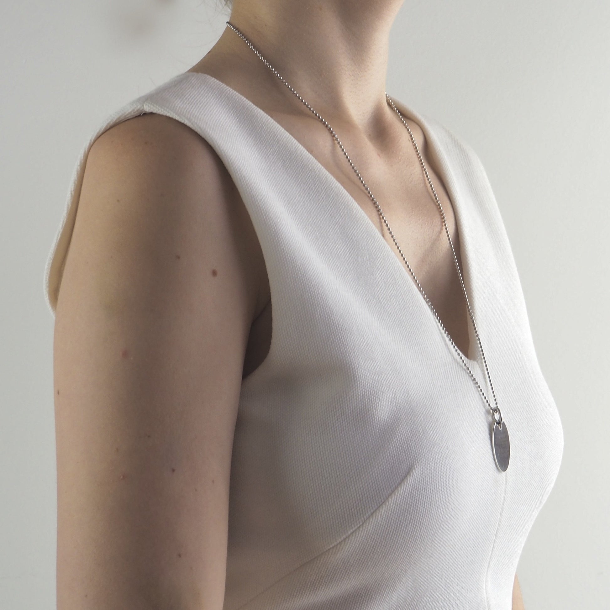 Collier médaille argent ovale personnalisé femme