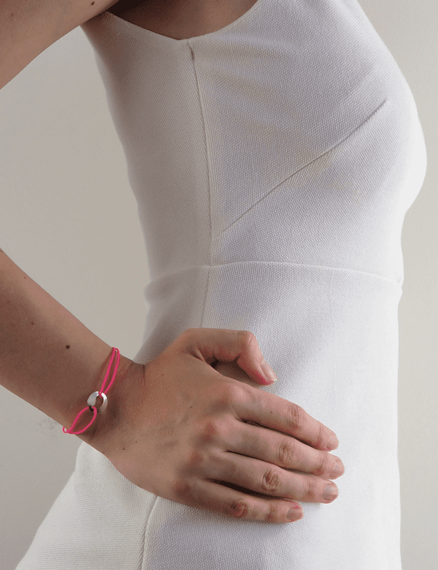 Gepersonaliseerde armband met traanvormig medaillon voor vrouwen
