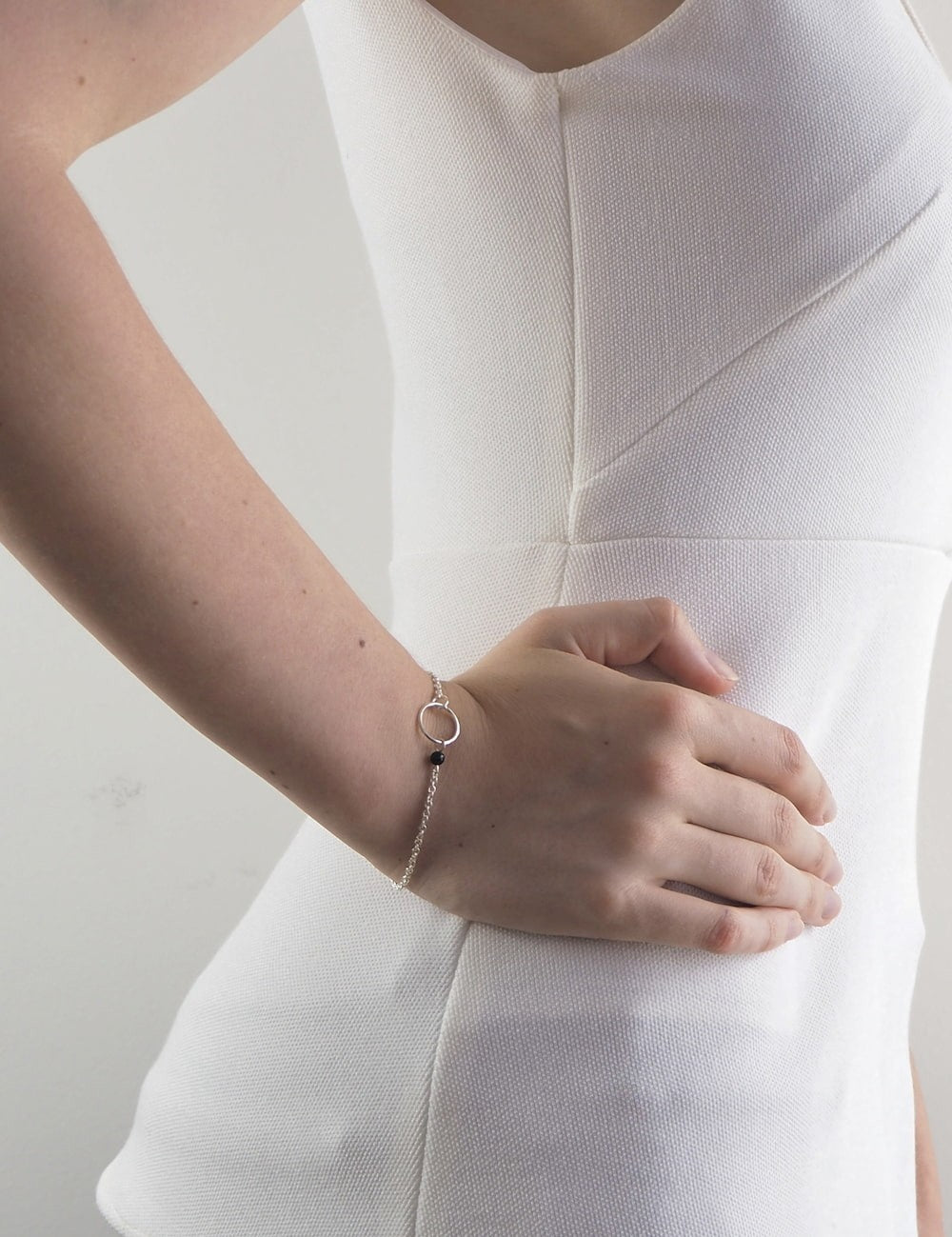 Bracelet rond argent perle agate noire femme