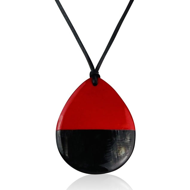 Collier goutte résine laquée de couleur rouge