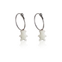 Boucles d'oreilles créoles ours blanc émail femme