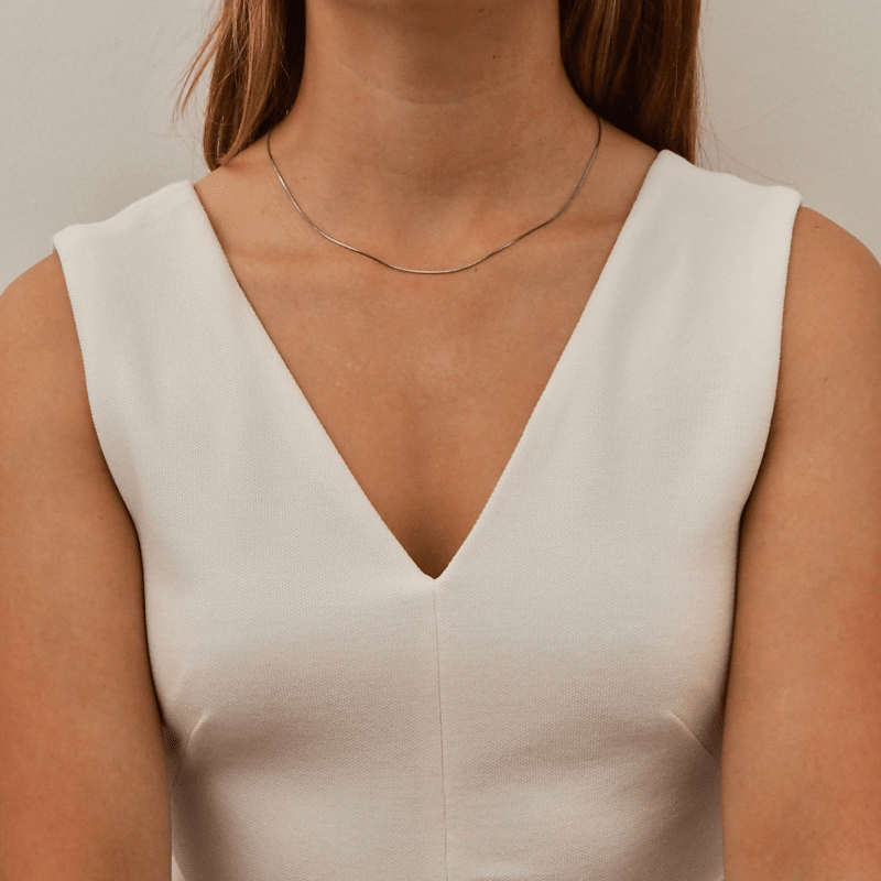 Chaîne maille vénitienne femme argent portée