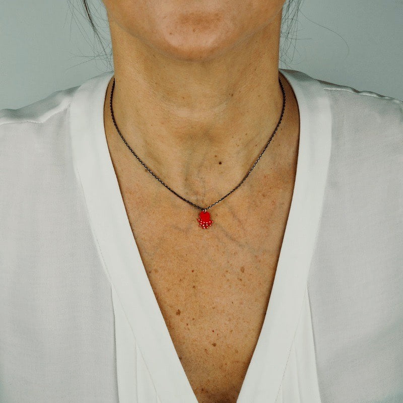 Pendentif pieuvre émail rouge femme or jaune collier