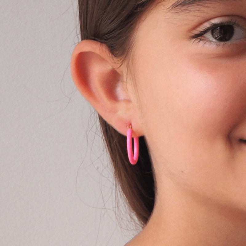 Boucles créoles émail rose fluo enfant argent 925
