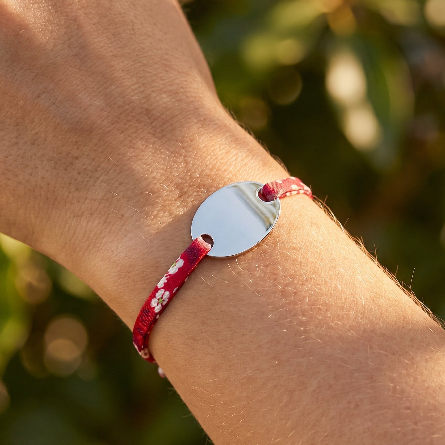 Bracelet Liberty médaille ovale à personnaliser femme
