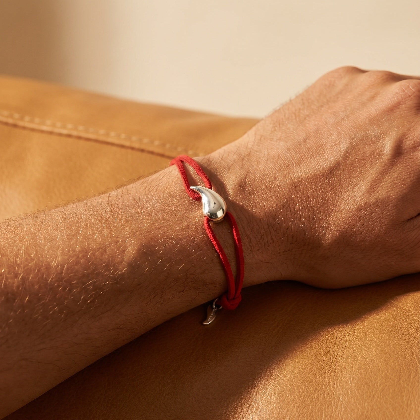 Zilveren armband voor heren in druppelvorm