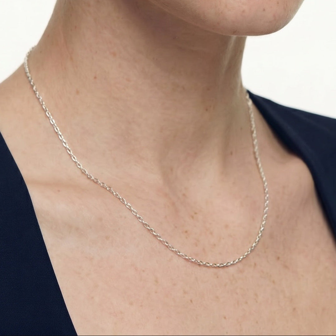 silver diamond-cut curb chain for women
