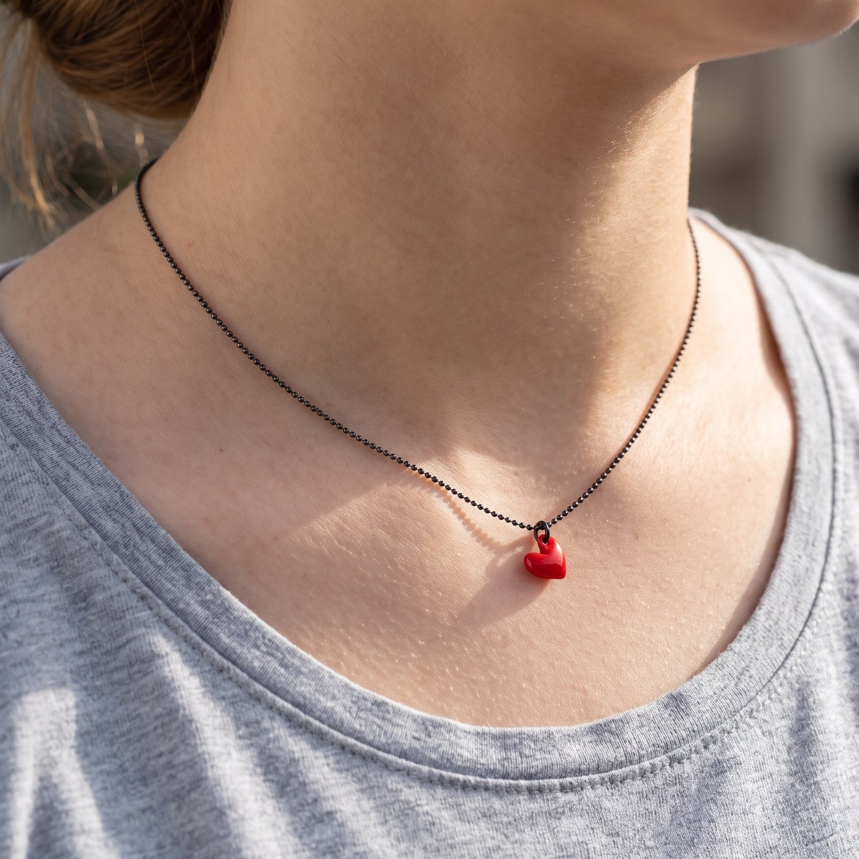 Meisjesketting, verguld hart, rood emaille