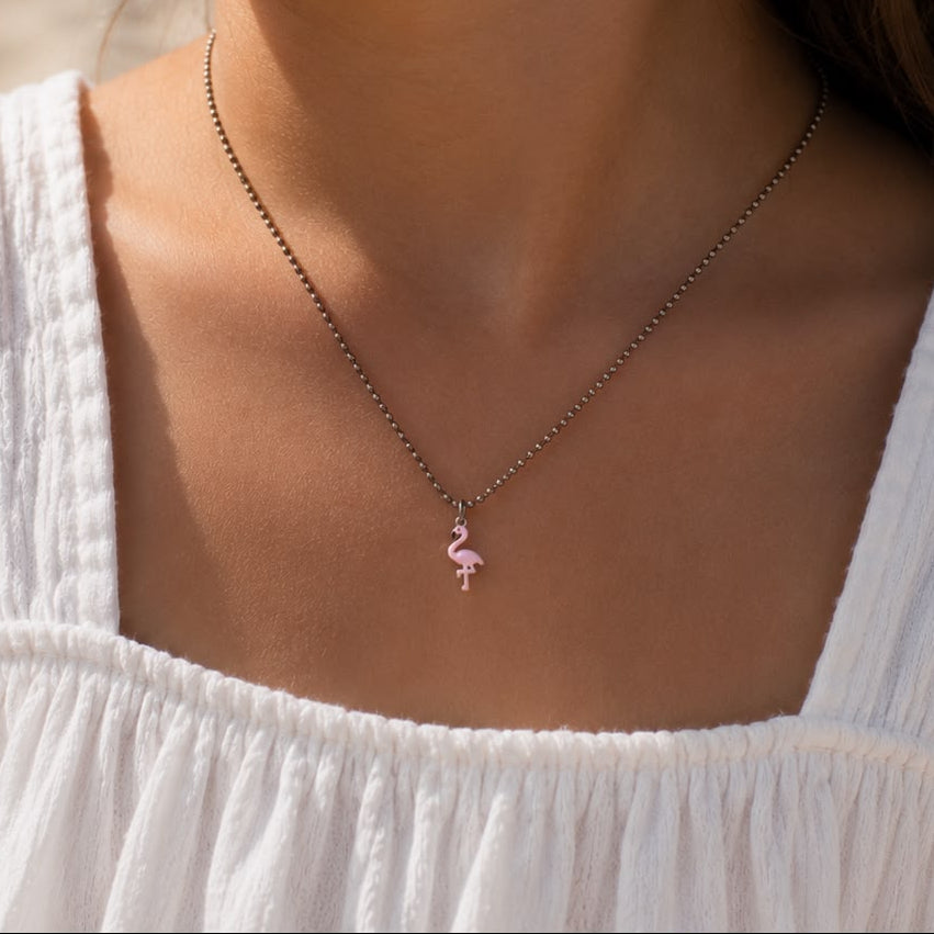 Flamingo hanger van 18kt geelgoud met emaille voor kinderen