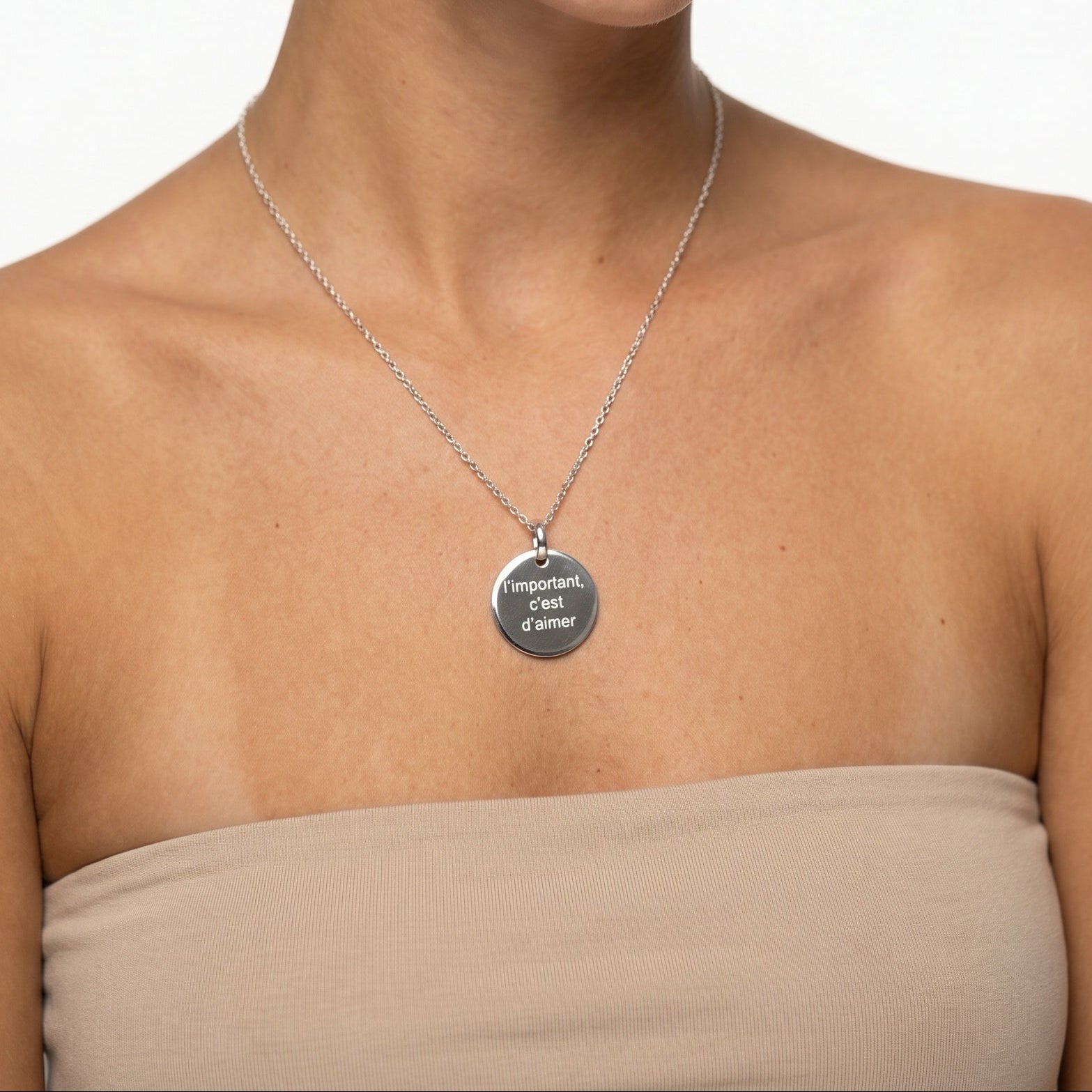 Personalized silver medal pendant for women, 20mm