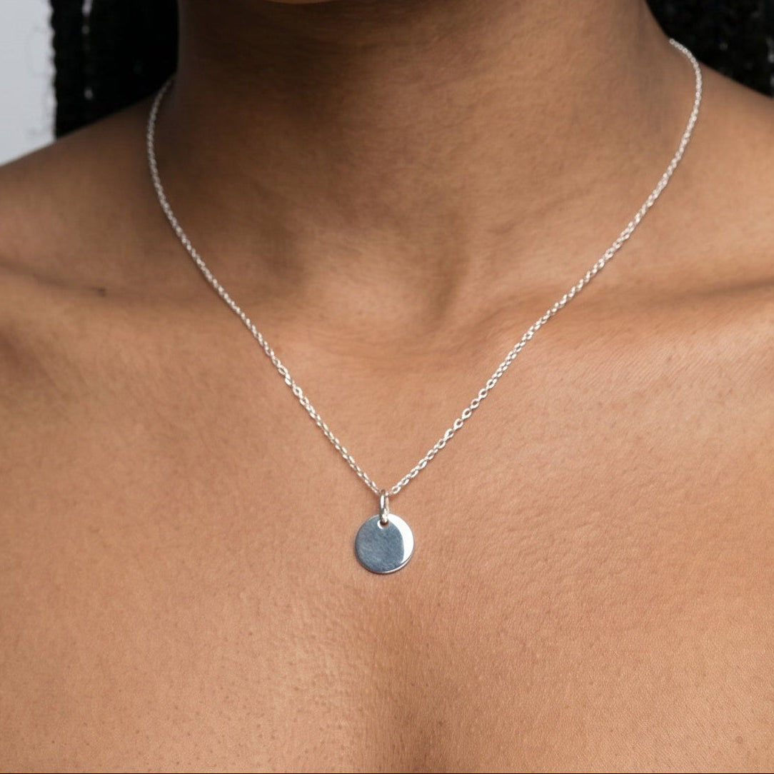 Collier médaille ronde argent gravure femme 10 mm