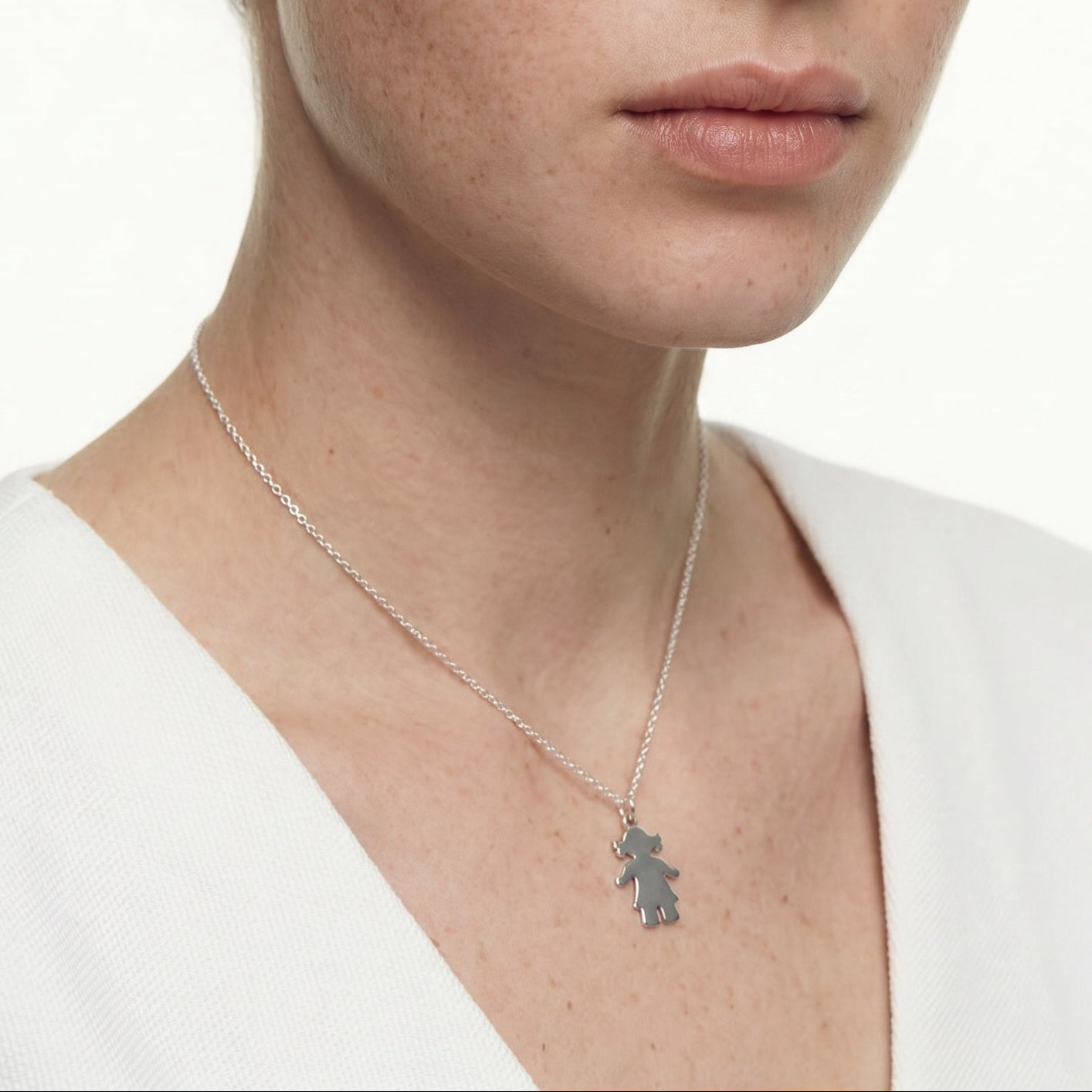 Collier personnage fille argent personnalisé femme