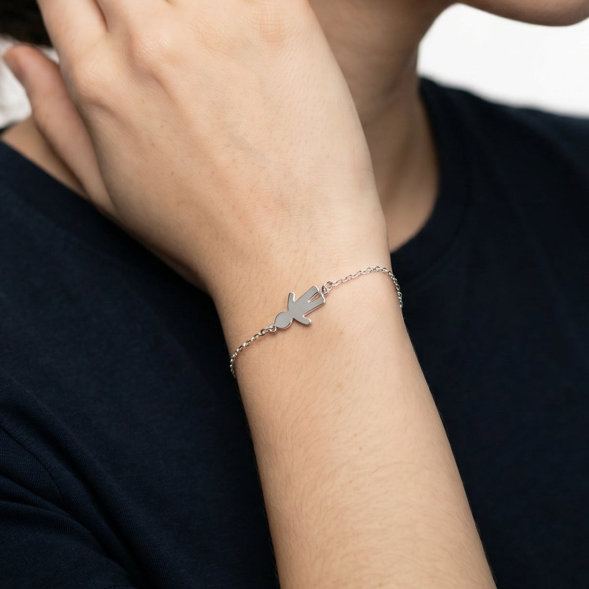 Gepersonaliseerde armband met jongensfiguur voor vrouwen