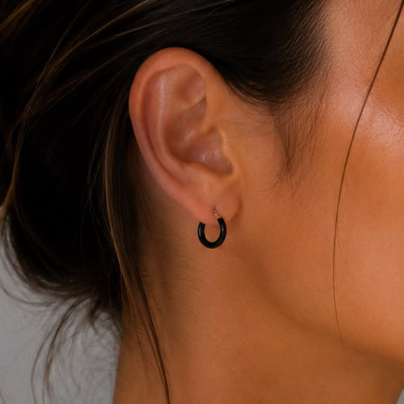 Mini zwarte emaille vermeil oorringen voor dames